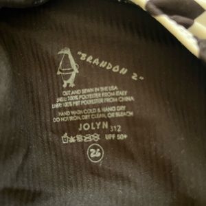 Jolyn, fixed back, one piece